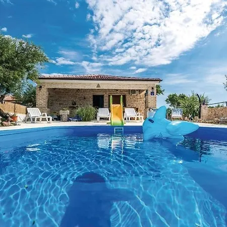 Anita *