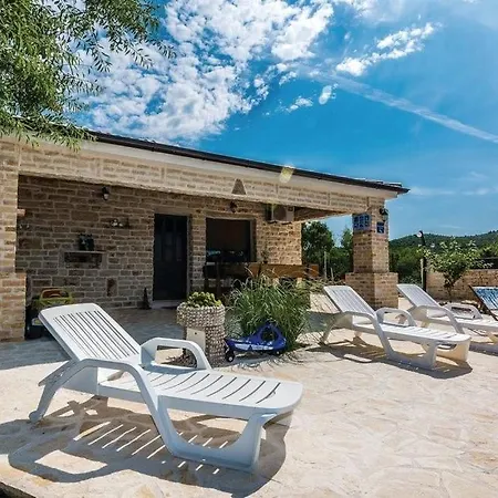 Vila Anita Budak